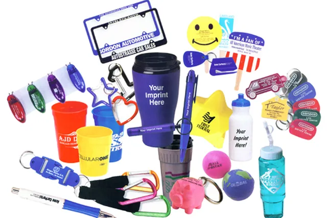 Promocionales con logotipo: termos, llaveros, vasos y más