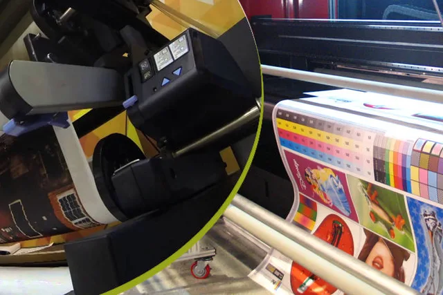 Lona impresa en máquina de gran formato